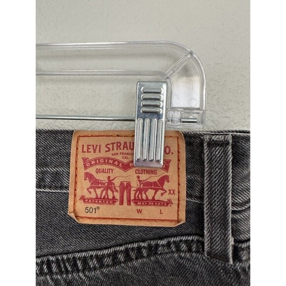 Levi's 501 Jeans Black Button Fly Frayed Hem Ankle High Rise Size 30x26 Waist 30 - Picture 7 of 10